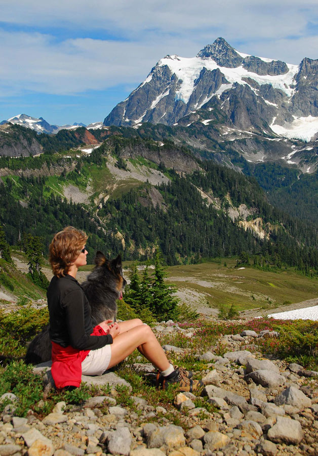 DSC_9069 Woman meditating in mountains
