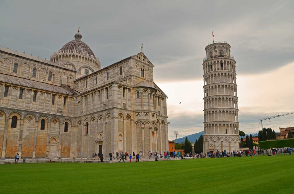 Leaning tower of Pisa and babistry